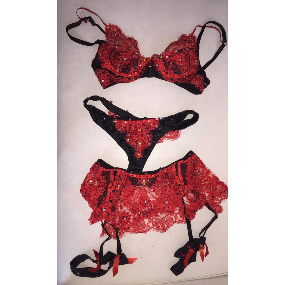 Agent Provocateur Soiree Lingerie Set - Picture 4 of 7